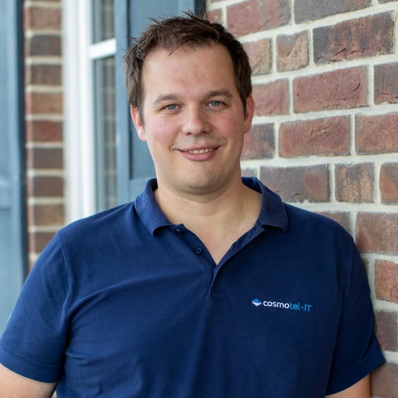 Dennis Schmitt, Axians cosmotel